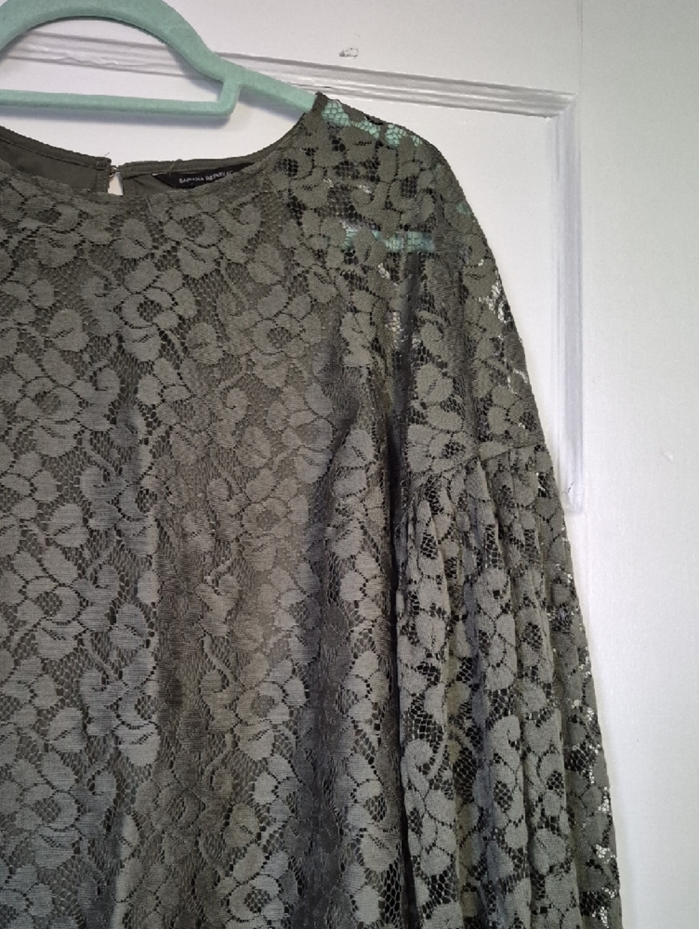 Banana Republic Olive Green Floral Lace Shell Blouse Top MED - Picture 9 of 12